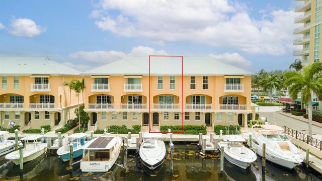 643 Casa Loma Boulevard, Boynton Beach, FL 33435