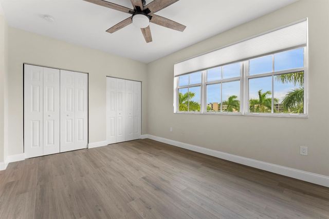 643 Casa Loma Boulevard, Boynton Beach, FL 33435