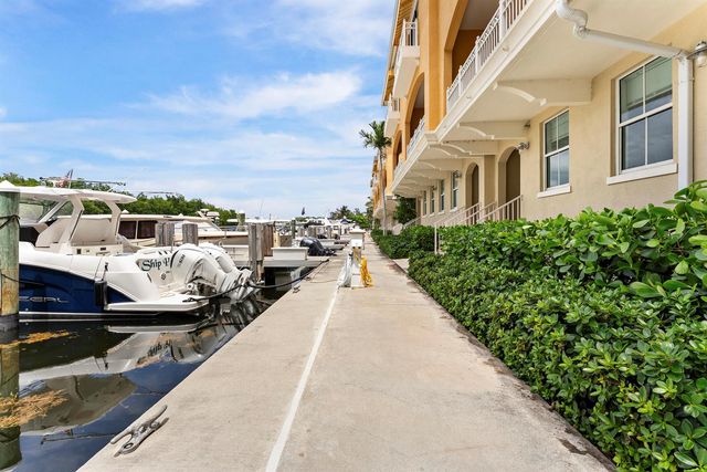 643 Casa Loma Boulevard, Boynton Beach, FL 33435