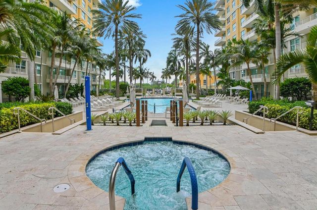 643 Casa Loma Boulevard, Boynton Beach, FL 33435