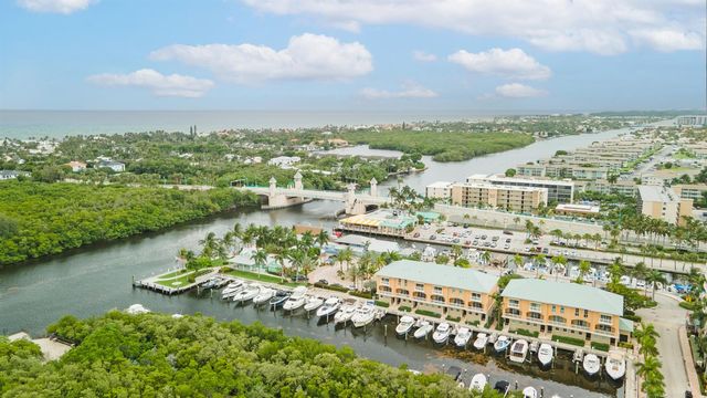 643 Casa Loma Boulevard, Boynton Beach, FL 33435