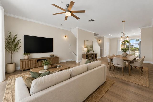 643 Casa Loma Boulevard, Boynton Beach, FL 33435