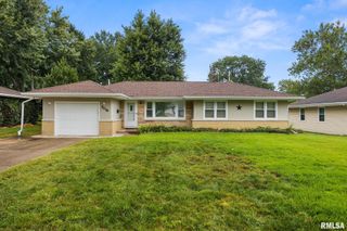 4018 N KEENLAND Avenue, Peoria, IL 61614