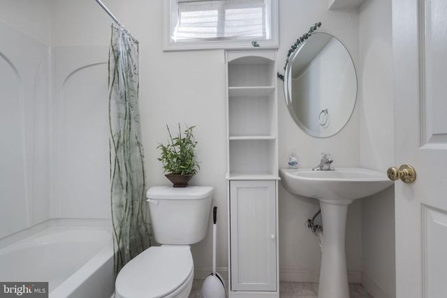 296 KIMBERWICKE DR N, Charles Town, WV 25414