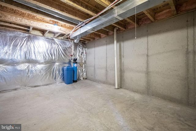 296 KIMBERWICKE DR N, Charles Town, WV 25414