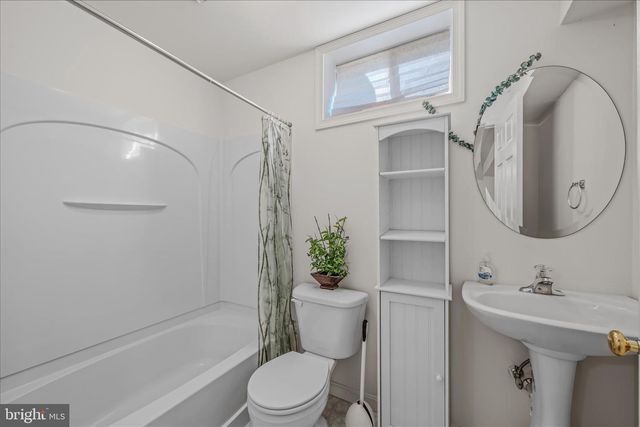 296 KIMBERWICKE DR N, Charles Town, WV 25414