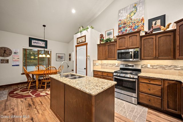 6944 N Glensford DR, Coeur D'alene, ID 83815