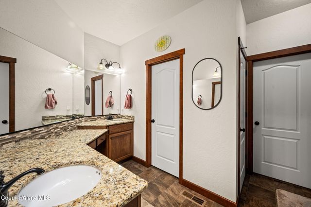 6944 N Glensford DR, Coeur D'alene, ID 83815