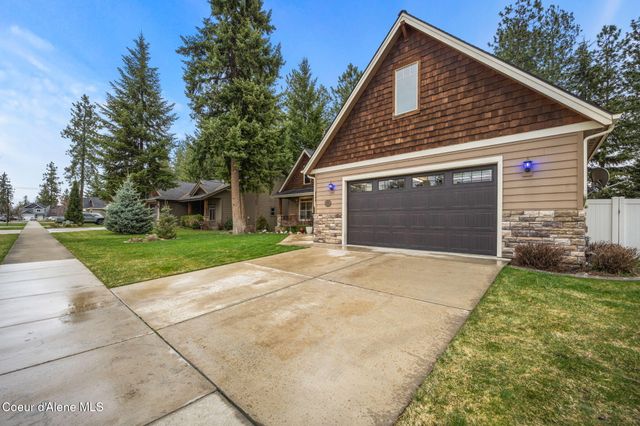 6944 N Glensford DR, Coeur D'alene, ID 83815