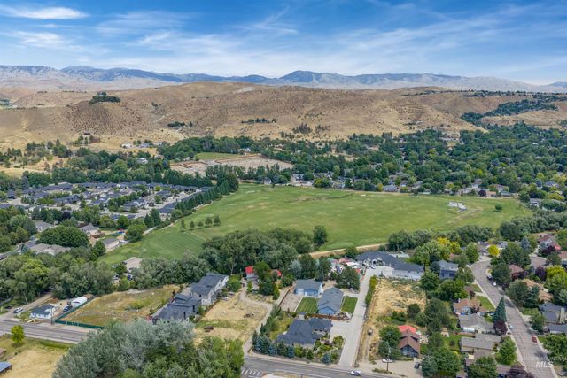 5708 N Pierce Park Lane, Boise, ID 83714