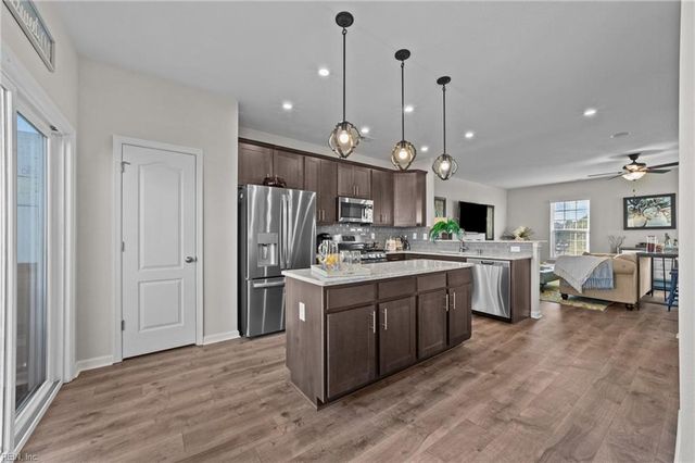 106 Freeman DR, Hampton, VA 23666