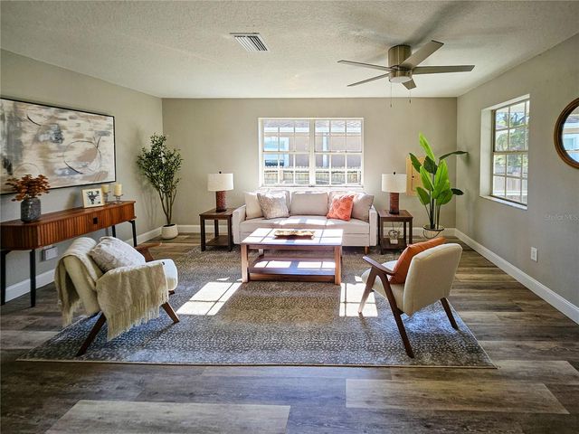 8203 N SEMMES STREET, Tampa, FL 33604