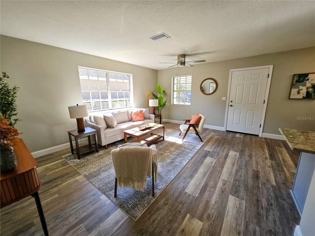 8203 N SEMMES STREET, Tampa, FL 33604