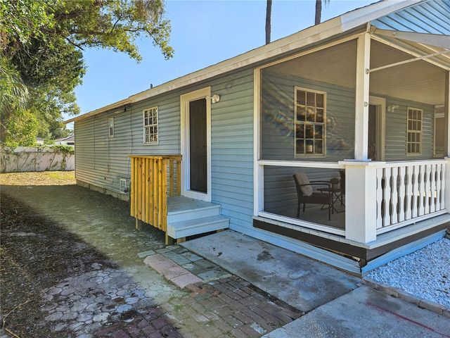 8203 N SEMMES STREET, Tampa, FL 33604