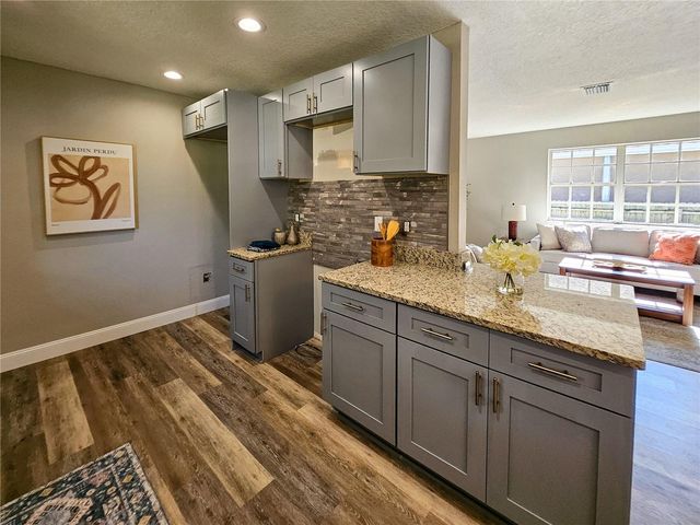 8203 N SEMMES STREET, Tampa, FL 33604