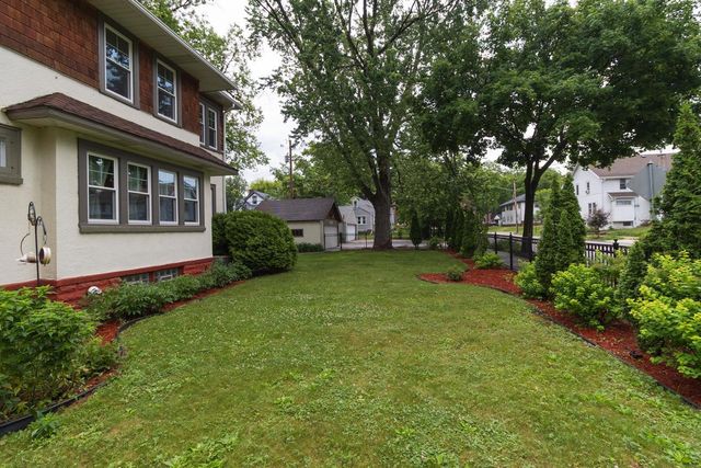 1004 Sheridan Avenue N, Minneapolis, MN 55411