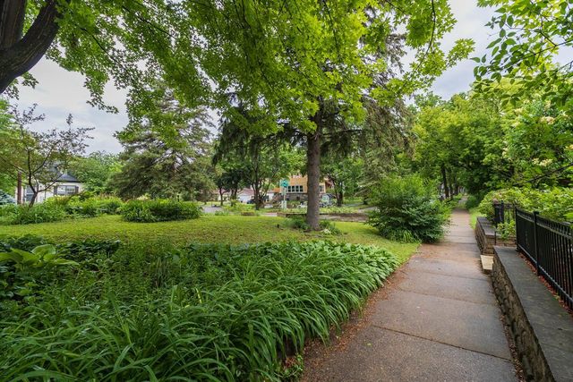 1004 Sheridan Avenue N, Minneapolis, MN 55411