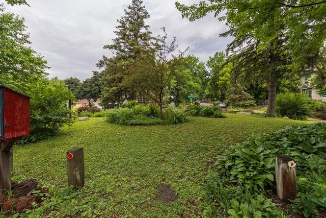 1004 Sheridan Avenue N, Minneapolis, MN 55411