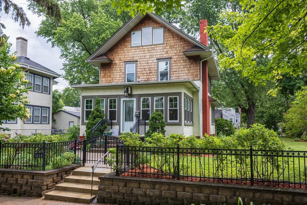 1004 Sheridan Avenue N, Minneapolis, MN 55411