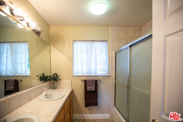 821 Coiner Court, Los Alamos, CA 93440