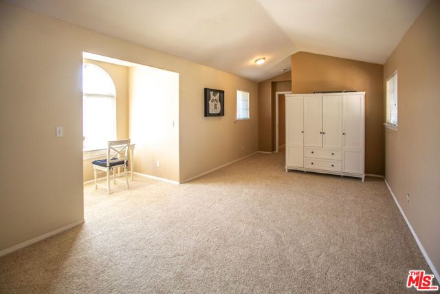 821 Coiner Court, Los Alamos, CA 93440