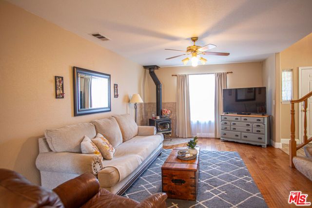 821 Coiner Court, Los Alamos, CA 93440