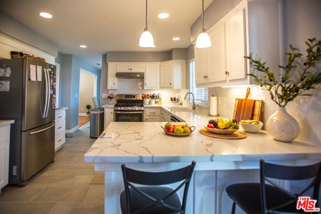 821 Coiner Court, Los Alamos, CA 93440