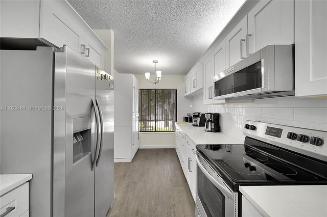 10187 Mangrove Dr 201, Boynton Beach, FL 33437