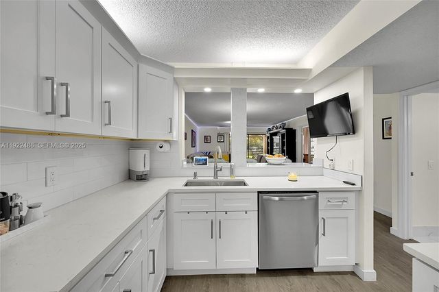 10187 Mangrove Dr 201, Boynton Beach, FL 33437