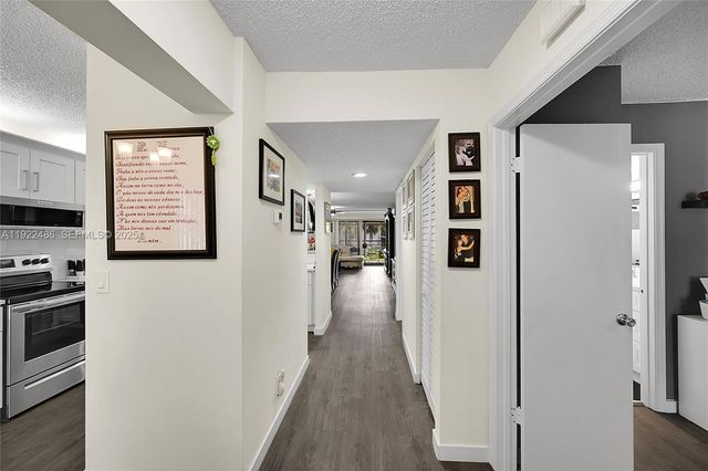 10187 Mangrove Dr 201, Boynton Beach, FL 33437