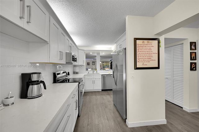 10187 Mangrove Dr 201, Boynton Beach, FL 33437