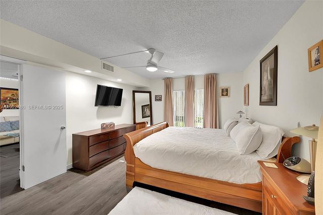 10187 Mangrove Dr 201, Boynton Beach, FL 33437