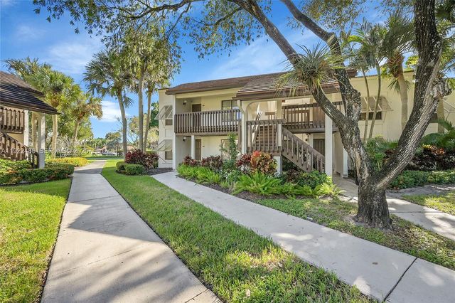 10187 Mangrove Dr 201, Boynton Beach, FL 33437
