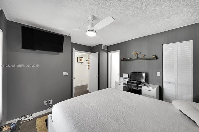 10187 Mangrove Dr 201, Boynton Beach, FL 33437