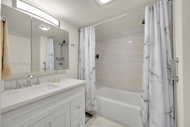 10187 Mangrove Dr 201, Boynton Beach, FL 33437