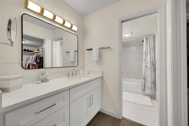 10187 Mangrove Dr 201, Boynton Beach, FL 33437