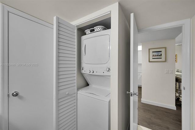 10187 Mangrove Dr 201, Boynton Beach, FL 33437