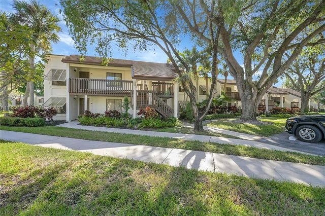 10187 Mangrove Dr 201, Boynton Beach, FL 33437