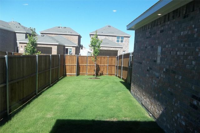 3208 Dillonwood Street, Celina, TX 75009