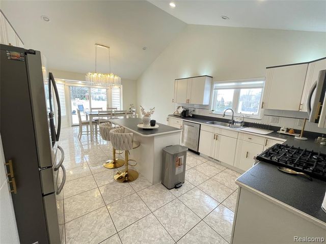 50531 Princeton Drive, Macomb, MI 48044