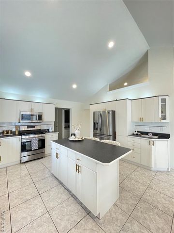 50531 Princeton Drive, Macomb, MI 48044