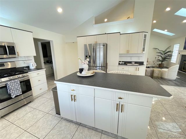 50531 Princeton Drive, Macomb, MI 48044