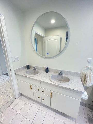 50531 Princeton Drive, Macomb, MI 48044