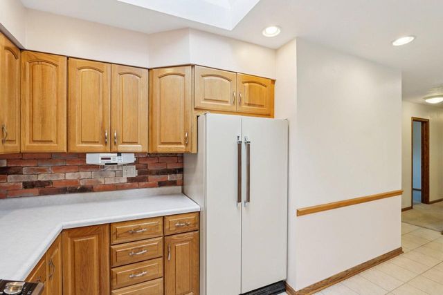 8810 S Patricia BOULEVARD, Oak Creek, WI 53154