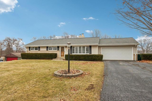 8810 S Patricia BOULEVARD, Oak Creek, WI 53154