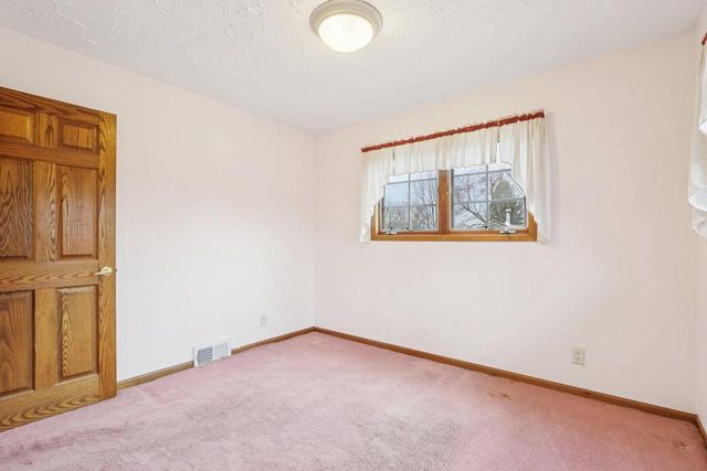 8810 S Patricia BOULEVARD, Oak Creek, WI 53154