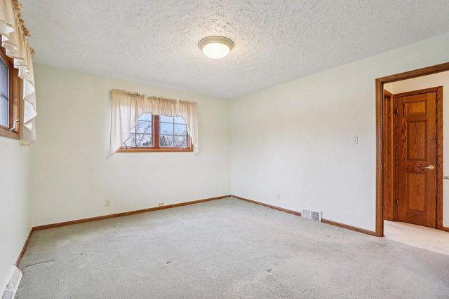 8810 S Patricia BOULEVARD, Oak Creek, WI 53154