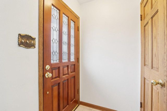 8810 S Patricia BOULEVARD, Oak Creek, WI 53154