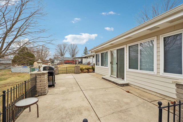 8810 S Patricia BOULEVARD, Oak Creek, WI 53154