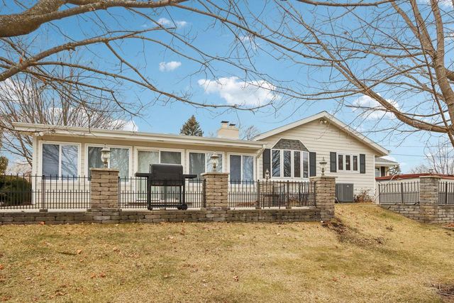 8810 S Patricia BOULEVARD, Oak Creek, WI 53154